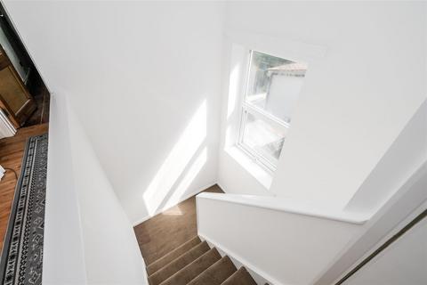 33c Warren Road, Chingford, London, E4 6QR