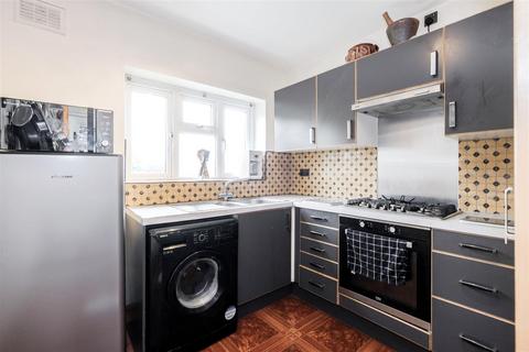 33c Warren Road, Chingford, London, E4 6QR