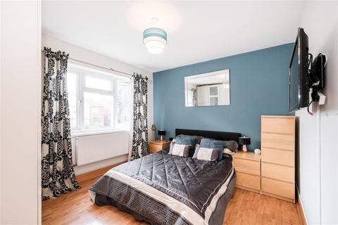 33c Warren Road, Chingford, London, E4 6QR