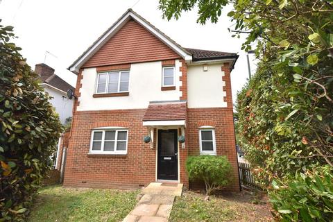 3 bedroom detached house for sale, Wellington Avenue, Sidcup DA15