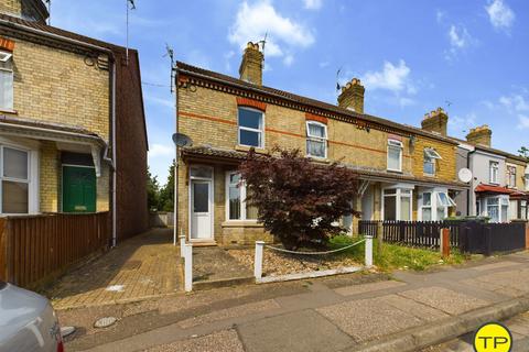 3 bedroom end of terrace house for sale, Clifton Avenue, Peterborough PE3