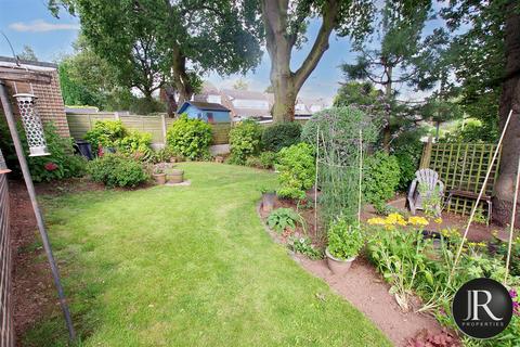 Crestwood Rise, Rugeley WS15