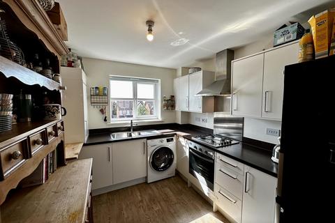 2 bedroom apartment for sale, Becconsall Gardens, Hesketh Bank, Preston