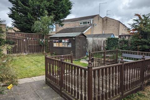 2 bedroom bungalow to rent, Lingfield Walk, Corby NN18