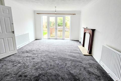 2 bedroom bungalow to rent, Lingfield Walk, Corby NN18