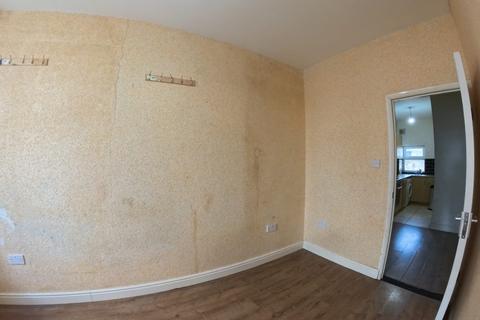 2 bedroom flat to rent, bed flat High street, Walthamstow E17