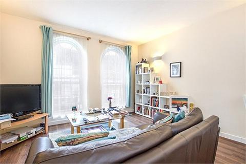 1 bedroom apartment for sale, Helena Square, Rotherhithe, London, SE16