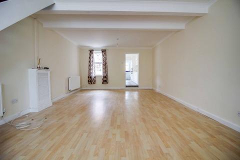 2 bedroom terraced house to rent, Crombey Street, Swindon SN1