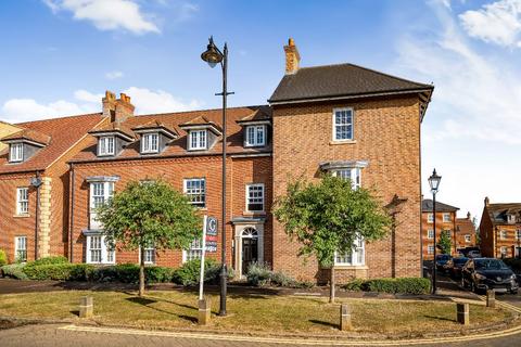 Greenkeepers Road, great denham