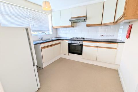 2 bedroom flat to rent, Brindley Avenue, High Wycombe, HP13