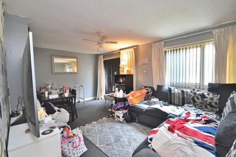 6 bedroom terraced house for sale, South Holme Court, Northampton, Northamptonshire, NN3 8AL