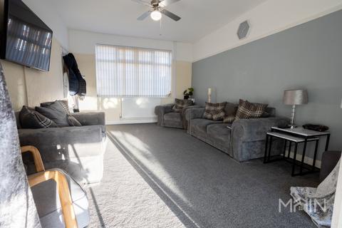 13 Avoca Close, Leicester, LE5 4RA