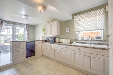 3 bedroom terraced house for sale, Cheltenham Drive, Leigh-on-sea, SS9