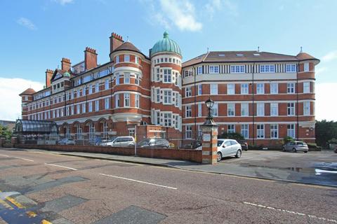 1 bedroom apartment to rent, Burlington Mansions West, Boscombe