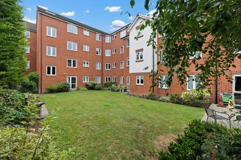 1 bedroom apartment for sale, Laburnum Court, Uxbridge, Middlesex UB8