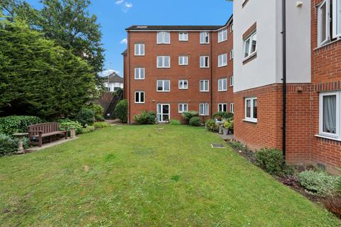 1 bedroom apartment for sale, Laburnum Court, Uxbridge, Middlesex UB8