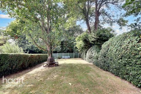 16 Bannard Road, Maidenhead, SL6 4NR
