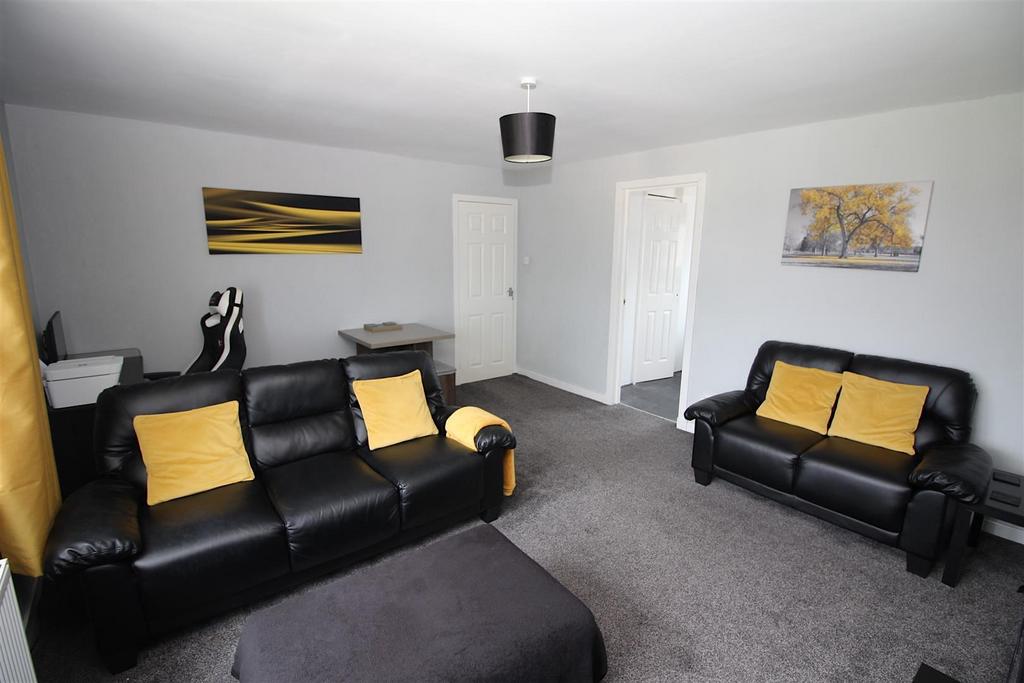 Maybole Road, Port Glasgow PA14 2 bed flat for sale £59,000