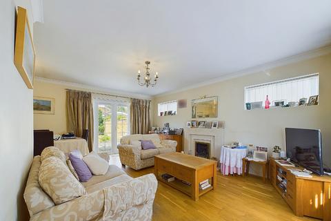 2a Montgomery Close, Sidcup, DA15 8RA