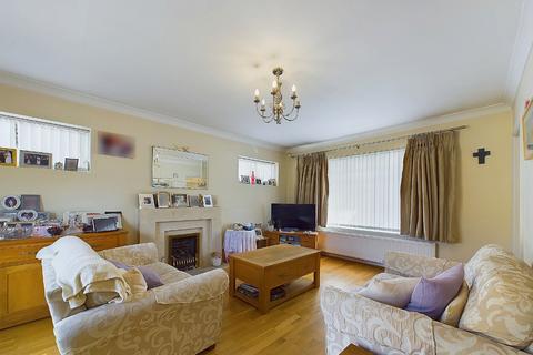 2a Montgomery Close, Sidcup, DA15 8RA