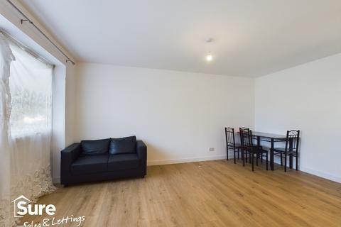 2 bedroom ground floor flat for sale, Burns Drive, Hemel Hempstead, Hertfordshire, HP2