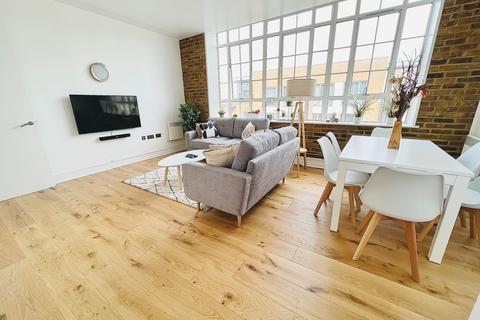 3 bedroom flat to rent, Peckham Grove Peckham SE15