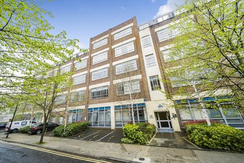 3 bedroom flat to rent, Peckham Grove Peckham SE15