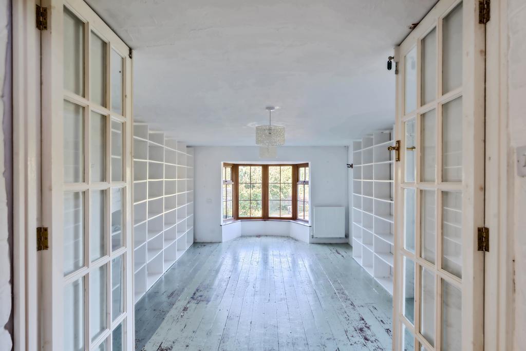 Living Room / Library