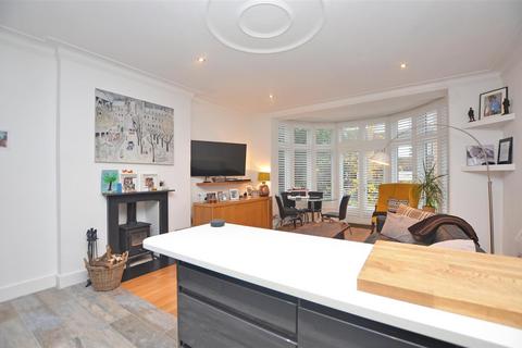 2 bedroom apartment for sale, Broom Road, Teddington