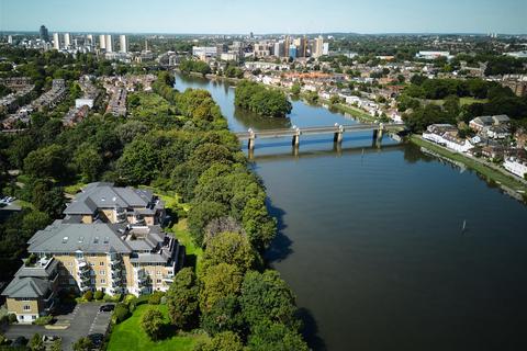 2 bedroom apartment for sale, Earls House, Richmond, TW9