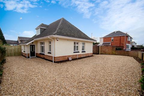 4 bedroom chalet for sale, Kingswell Road, Ensbury Park, Bournemouth