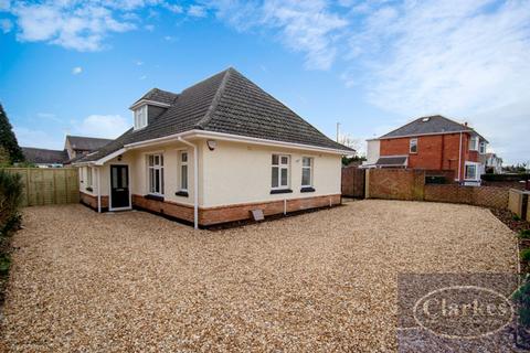 4 bedroom chalet for sale, Kingswell Road, Ensbury Park, Bournemouth