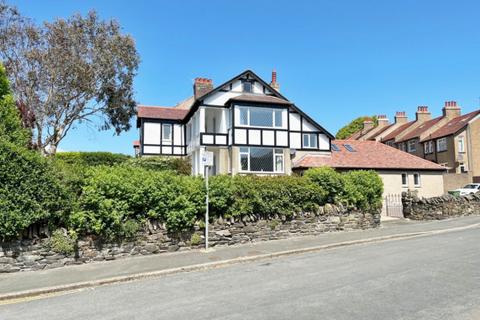 4 bedroom semi-detached house for sale, 2 Westbourne Drive, Douglas, IM1 4AZ