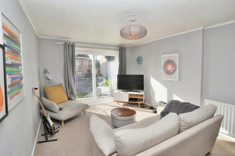 2 bedroom flat for sale, Priory Court, Hitchin