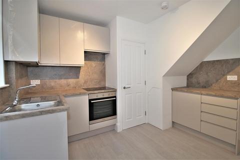 3 bedroom flat to rent, St. Johns Avenue, London NW10