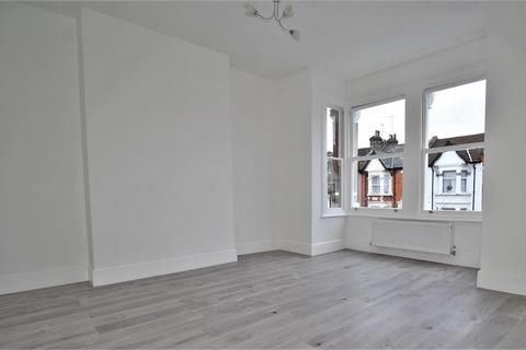 3 bedroom flat to rent, St. Johns Avenue, London NW10