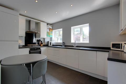 3 bedroom semi-detached house for sale, Victoria Road, Berkhamsted