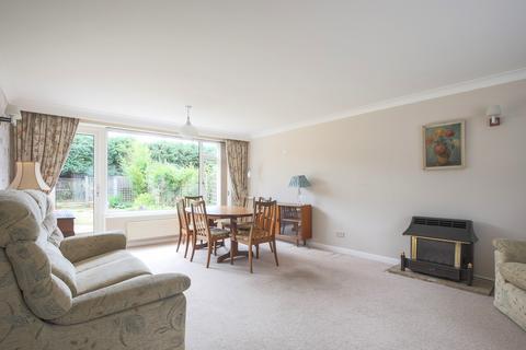 3 bedroom detached house to rent, Godley Road, West Byfleet KT14