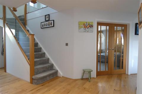 4 bedroom detached house for sale, Robeston Court, Narberth