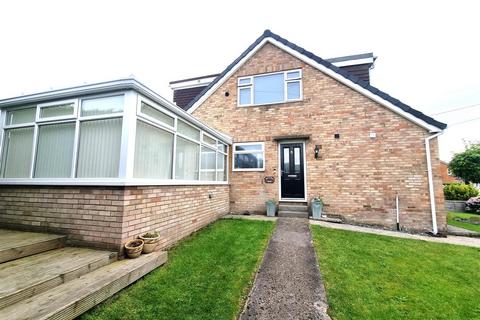 4 bedroom semi-detached bungalow for sale, Cherry Tree Drive, Farsley