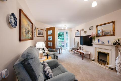 2 bedroom apartment for sale, Cherret Court, Ferndown, Dorset, BH22 9FE