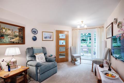 2 bedroom apartment for sale, Cherret Court, Ferndown, Dorset, BH22 9FE