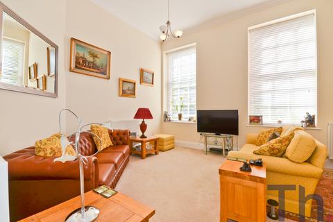 2 bedroom flat for sale, Newport PO30