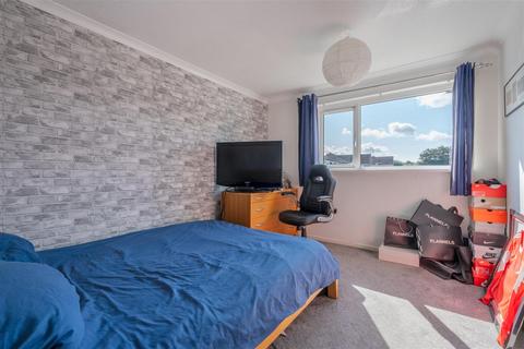 7 Beaumont Close, Longwell Green, Bristol, BS30 9XN