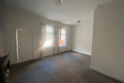 2 bedroom flat to rent, Canterbuy Street, South Shields