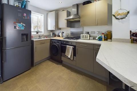 2 bedroom end of terrace house for sale, Lobelia Road, Bristol BS16