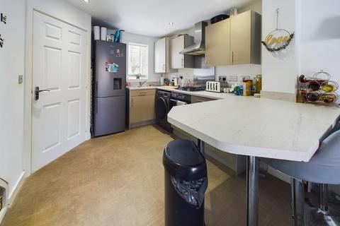 2 bedroom end of terrace house for sale, Lobelia Road, Bristol BS16