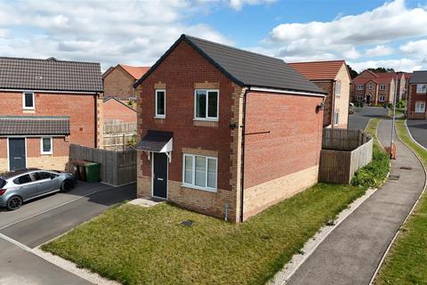 3 bedroom detached house for sale, Oak Tree Crescent, Knottingley WF11