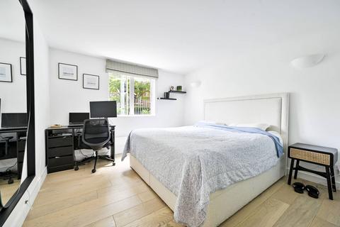 2 bedroom flat for sale, Larch Court, Maida Vale, London, W9