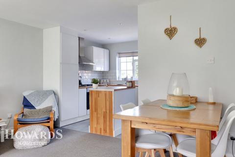11 Bucknam Close, Kessingland, Lowestoft, NR33 7NX